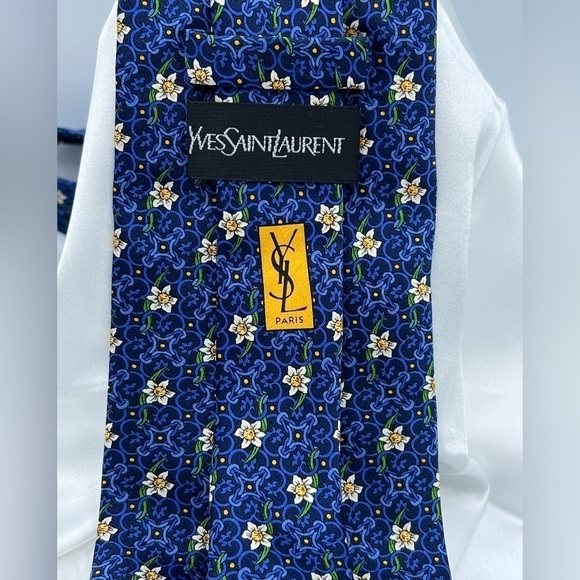 YVES SAINT LAURENT Mens Silk Tie EUC - Picture 3 of 3
